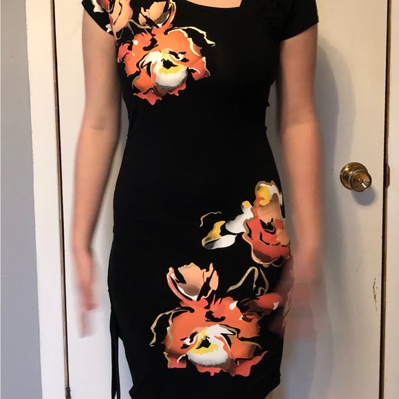 Le chateau body-con asymmetrical dress - size small - Picture 2 of 8